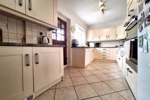 Kitchen- click for photo gallery